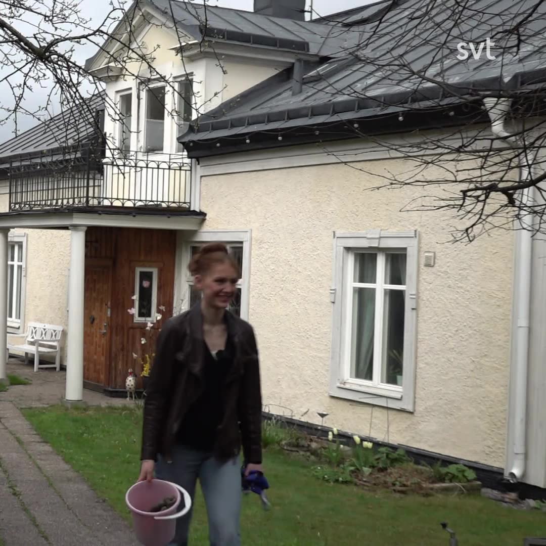 Josefin, 23, ordnar räddningsinsats – för grodor